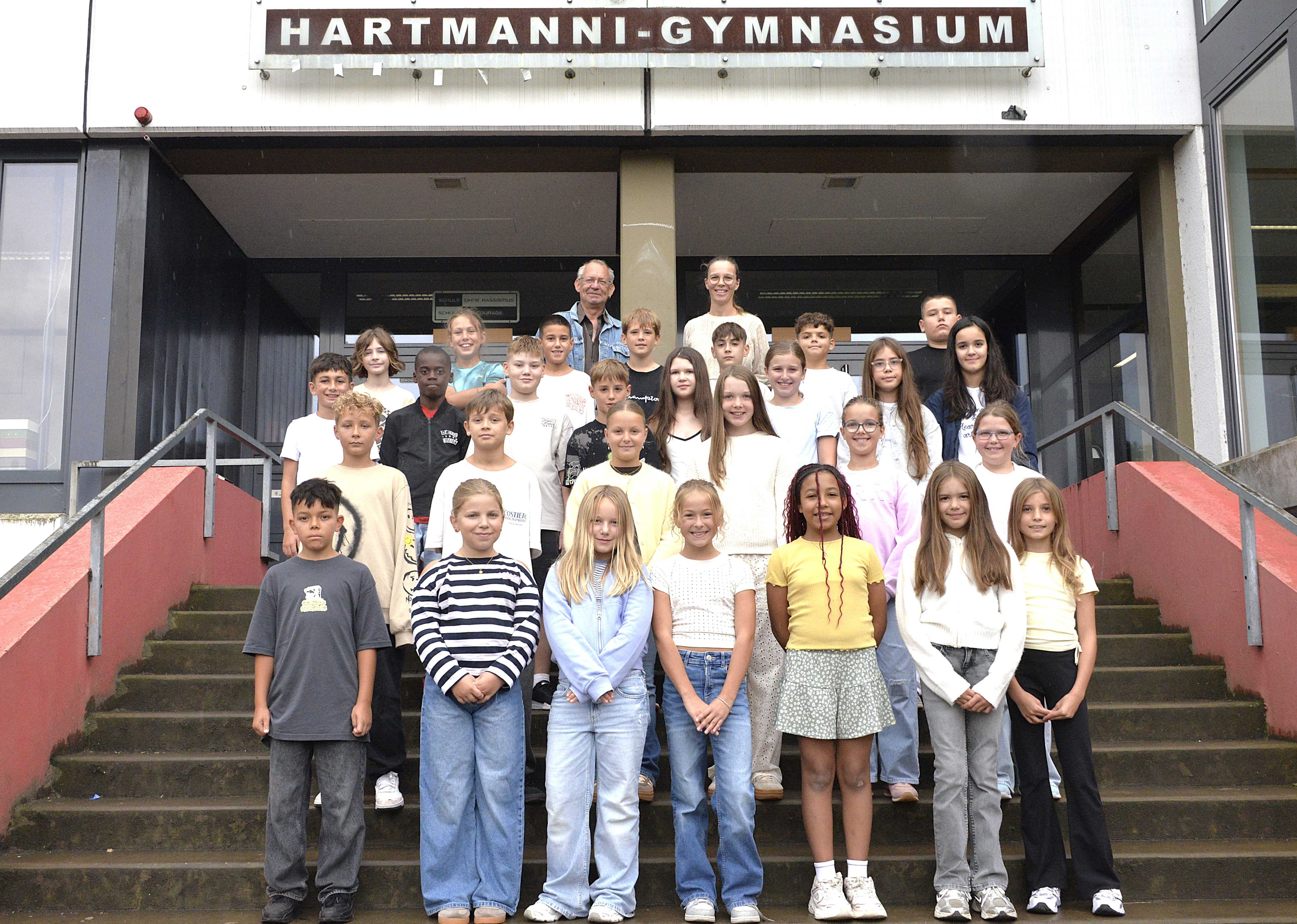 Die neue Klasse 5a mit ihrer Klassenlehrerin Katharina Butz